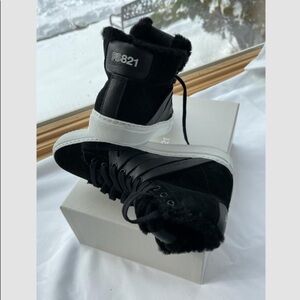 NEW PS821 LIMITED EDITION Women Sneakers. Size 36